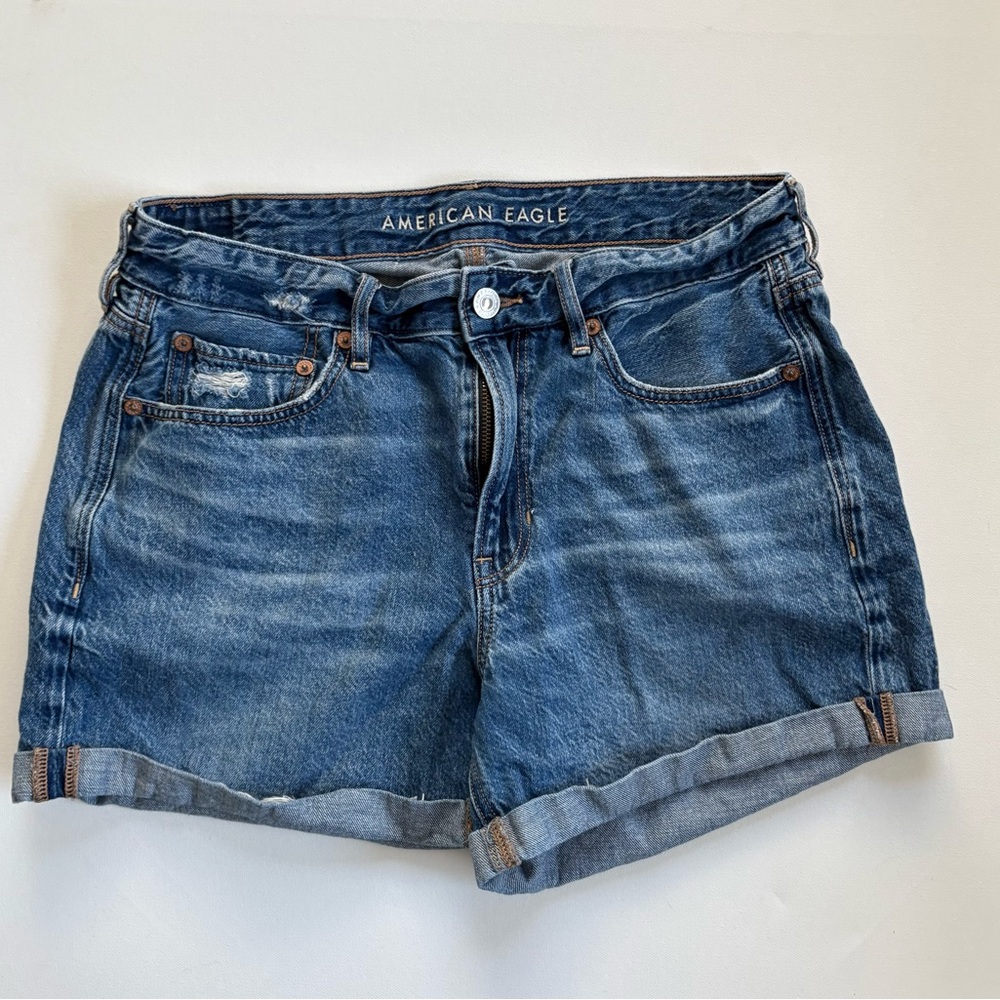 American Eagle Outfitters Women's Medium Wash Tomgirl 3.5" Jean Shorts Size 6